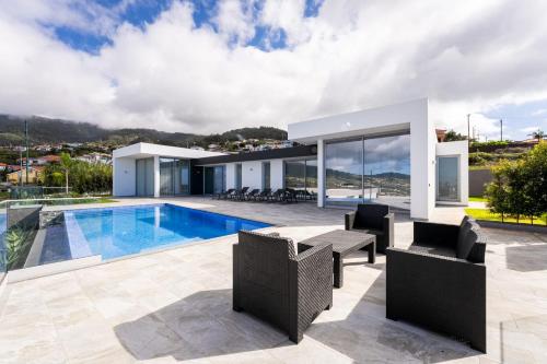 Villa Matias - Private pool and family comfort