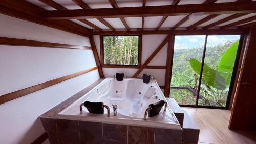 Φωτογραφία από το άλμπουμ του Cattaleya σε Sevilla