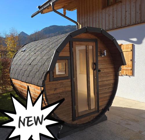 Fotografie z fotogalerie ubytování Luxury Mountain View Chalet next to Tegernsee for Family & Friends - including Sauna & free parking v destinaci Kreuth