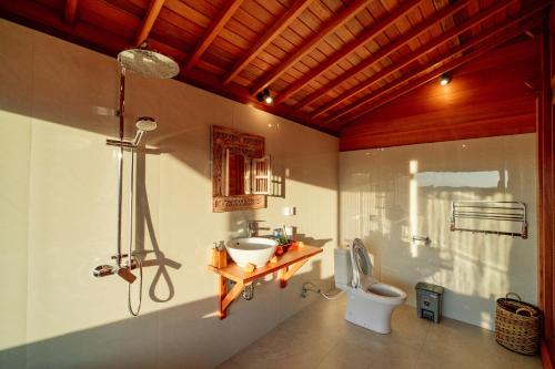 Koupelna v ubytování Pitak Hill Villa Sidemen