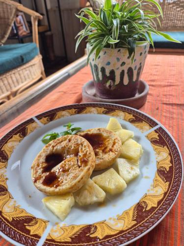 Φαγητό σε αυτό το δωμάτιο σε οικογενειακή κατοικία ή κάπου εκεί κοντά