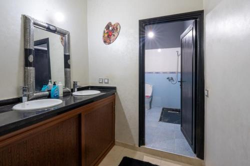 Koupelna v ubytování Dar Yassan