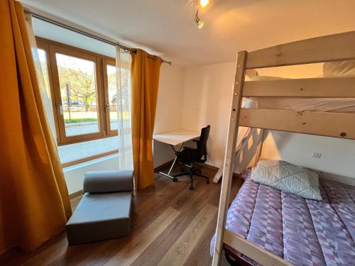 Postel nebo postele na pokoji v ubytování Appartement spacieux 8 pers centre Autrans, terrasse - FR-1-737-102