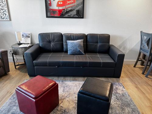 Un lugar para sentarse en Walk to Landing and convention center beautiful