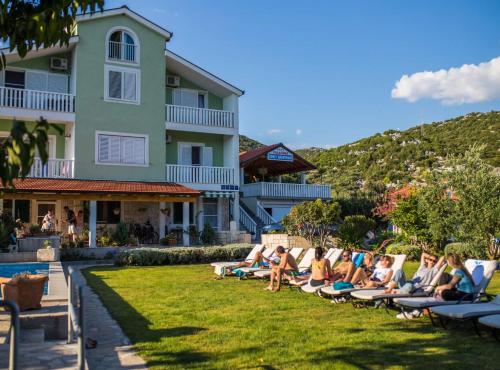 Villa Šolo – Peaceful Nature Park Getaway