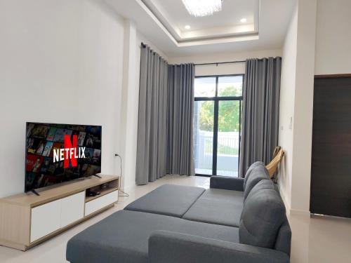 Μια τηλεόραση ή/και κέντρο ψυχαγωγίας στο Botanic Wind