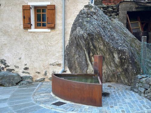 Fotografie z fotogalerie ubytování Riverside Room Joseph v destinaci Pontboset