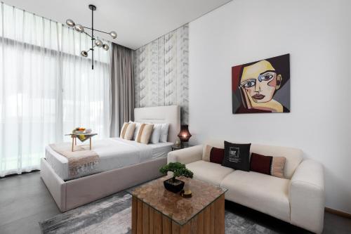 Maison Privee - Serene Studio Escape with Balcony in JVC