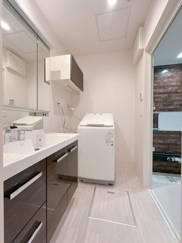 Sanmi Saint Le Brun102 fifteen minutes direct to Shinsaibashi Namba shopping area near Tengachaya direct to Kyoto
