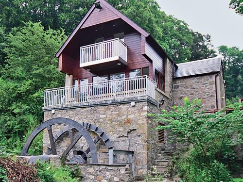 Το κτήριο όπου στεγάζεται  η παραθεριστική κατοικία