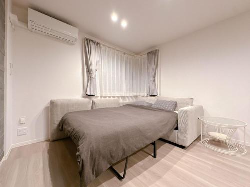 Sanmi Saint Le Brun305 fifteen minutes direct to Shinsaibashi Namba shopping area near Tengachaya direct to Kyoto