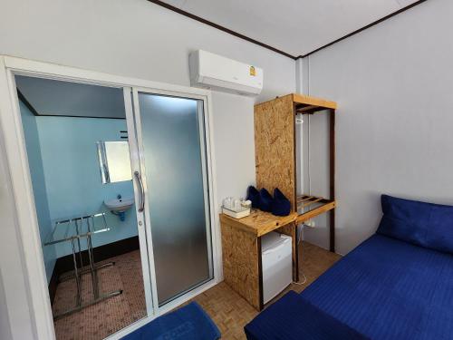 Postel nebo postele na pokoji v ubytování S Beach Resort