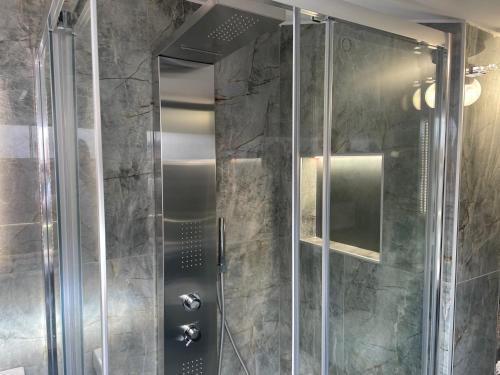 Ένα μπάνιο στο Gioia's House