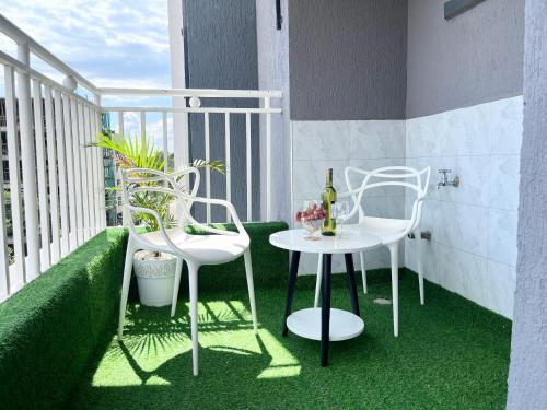 Φωτογραφία από το άλμπουμ του Naka Executive Suite With Balcony, Amazing View of Lake, GYM σε Νακούρου