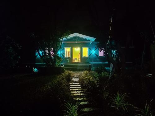 Κήπος έξω από το Juee's Holiday Homes