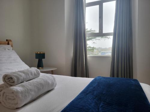 Postel nebo postele na pokoji v ubytování Quiet 1Br Retreat- Fast Internet- Walk-In Shower