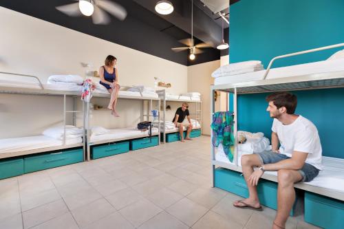 Ένα ή περισσότερα κρεβάτια σε δωμάτιο στο Abraham Tel Aviv