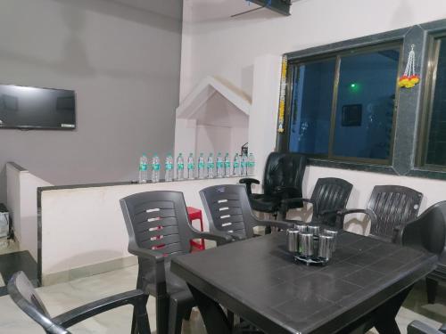 Μια τηλεόραση ή/και κέντρο ψυχαγωγίας στο Bageshree homestay