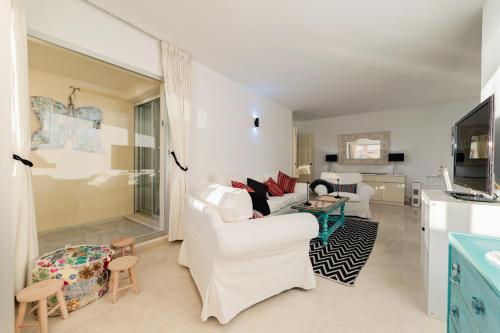 Marbella center Beachfront Sea Views Pool & Parking