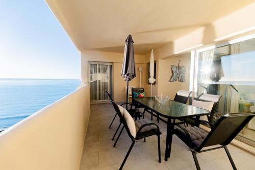 Marbella center Beachfront Sea Views Pool & Parking