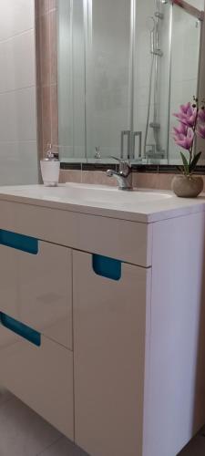 Ένα μπάνιο στο El Mirador