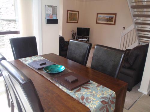 Χώρος καθιστικού στο Holy Waters