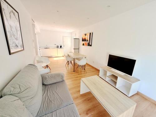 Tierra Marina 14 B3 by homeprive