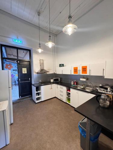 Cuina o zona de cuina de Bee Hostel