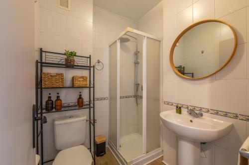 Koupelna v ubytování CORNER HOUSE - Family house at Los Lances Beach