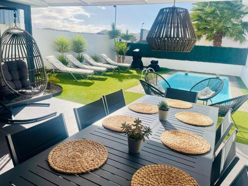 Villa Neo - Private Pool - 8 minutes Corralejo, mini Gym!!