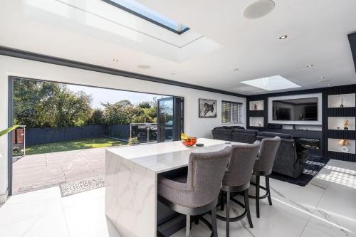 Et tv og/eller underholdning på Family-Friendly House