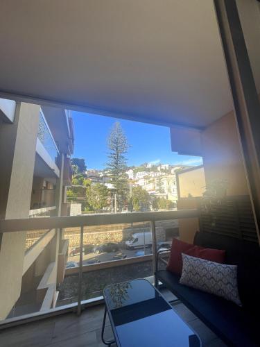 Φωτογραφία από το άλμπουμ του Joli appartement confort, clim - emplacement idéal στη Μεντόν