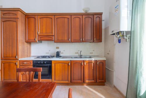 Piramide Maison-Rustic Elegance in Rome