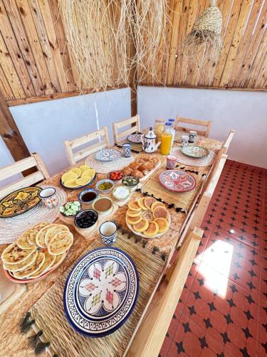 Jídlo v hostelu nebo okolí