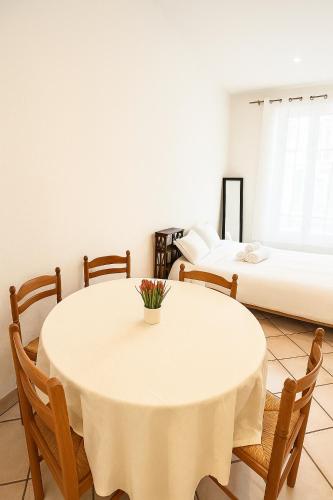 Charming & roomy apartment with balcony heart of Nice