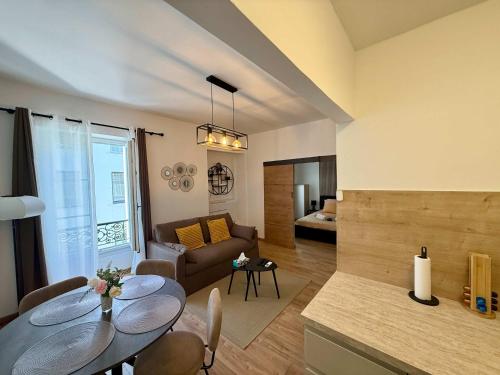 A006 Superbe Appartement dans le Carre d'Or-Cannes