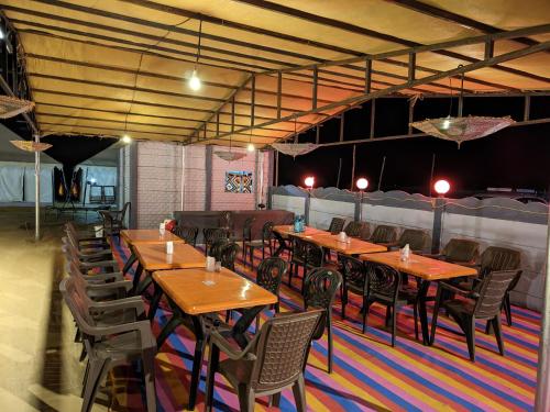 Restaurace v ubytování Royal rann Camp