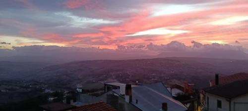 Nespecifikovaný výhled na hory nebo výhled na hory při pohledu z bed and breakfast