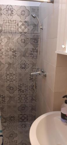 Koupelna v ubytování Cavo Paradise Livadaki Kimolos