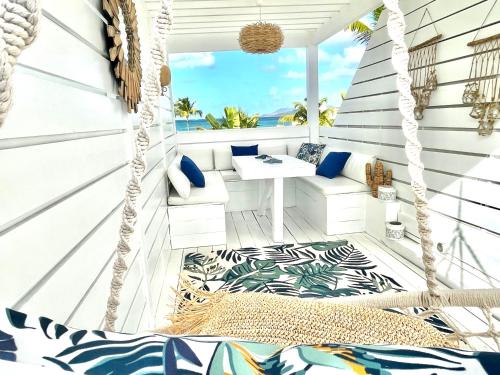 STUDIO LOFT sur la plage, piscines, tennis, parkings, restaurants