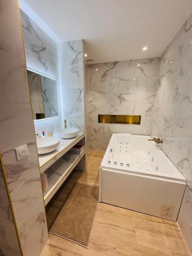 LE PALAIS DIANE - Apt cosy, Moderne et Climatisé
