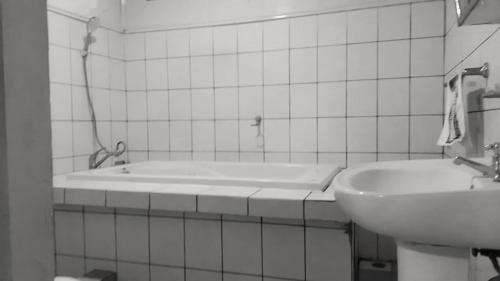 Ένα μπάνιο στο Havana Club