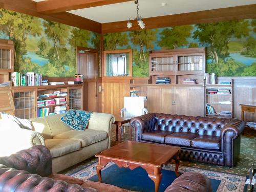 Gallery image of The Carnegie Rooms At Aultnagar Lodge - Uk48666 in Lairg