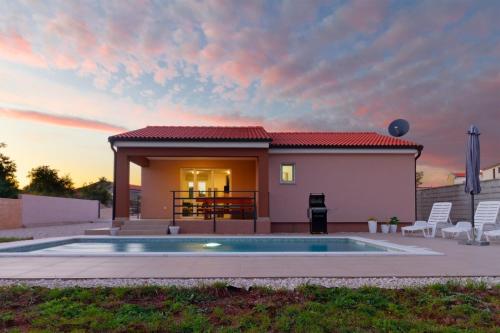 Villa Stocozzi - no parties allowed