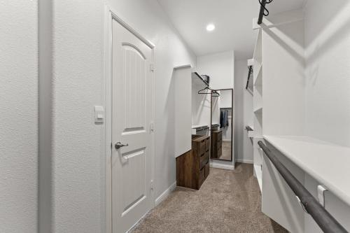 Fotografie z fotogalerie ubytování Luxury 3BR House near Airport in Midland TX v destinaci Midland