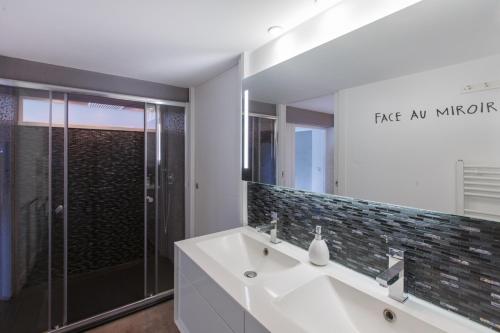 Ένα μπάνιο στο Gite SEINE EN VUE standing, panorama et climatisation