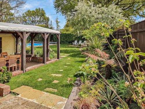 Vườn quanh Flanders Cottage