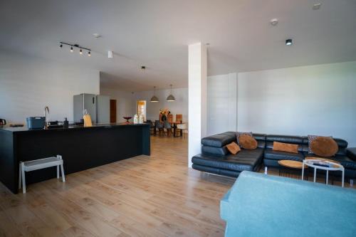 Greenview Lake पर बैठने की जगह