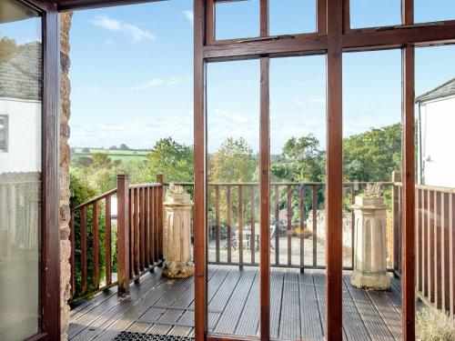 SticklepathにあるUk45543-The Threshing Barnの家の玄関からの眺め