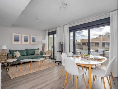 H2M Pacifico Seaview & Terrace & Common Pool